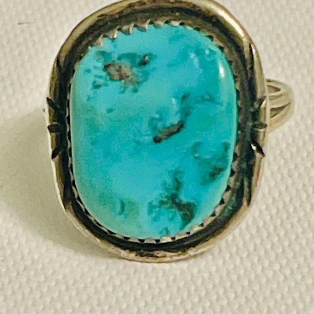 Vintage Sterling silver native American NAVAJO turquoise ring Size 7.5